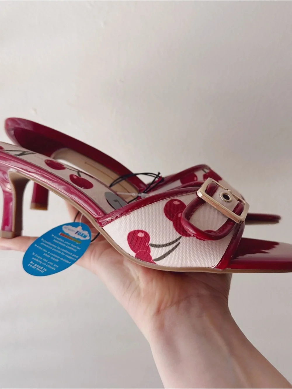 Seychelles • Kitten Heel Mule in Cherry Cream/Red - Picture 3 of 12